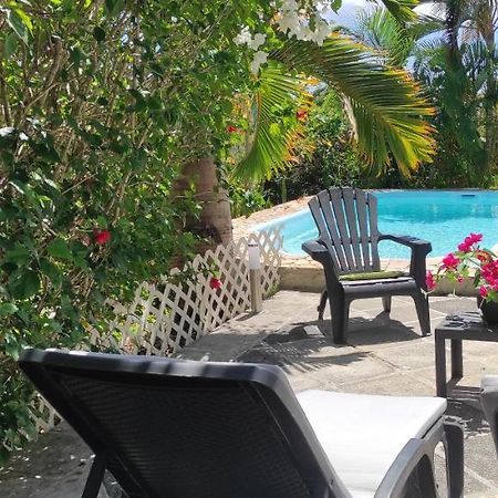 Bungalow Tout Confort Avec Piscine Partagee A 5 Mn De La Mer Saint-Francois  Luaran gambar