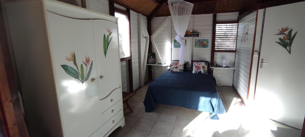 Bungalow Tout Confort Avec Piscine Partagee A 5 Mn De La Mer Saint-Francois  Luaran gambar