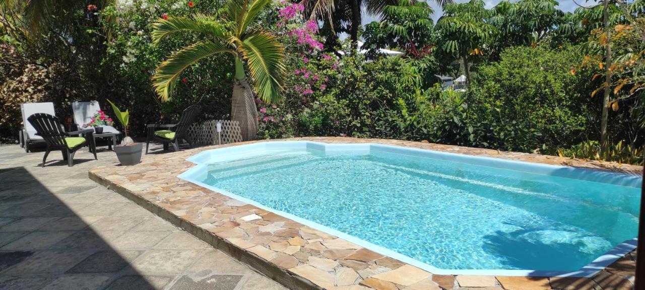 Bungalow Tout Confort Avec Piscine Partagee A 5 Mn De La Mer Saint-Francois  Luaran gambar